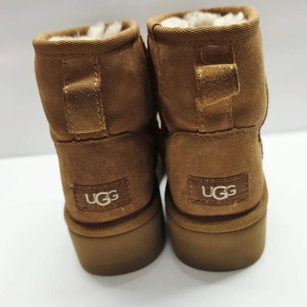 UGG Classic Mini Platform Kids Size 3 Chestnut Suede Boots 1143700K